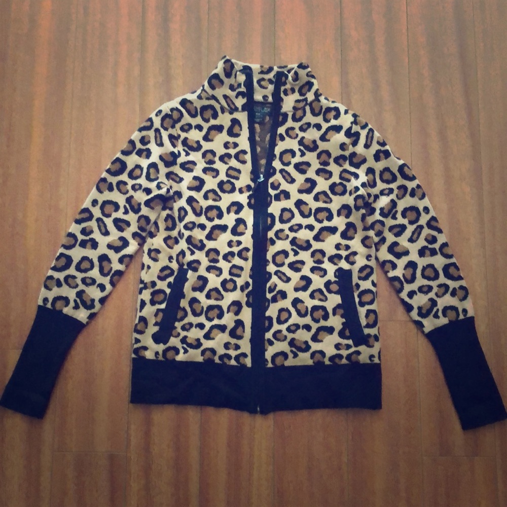 Rachel Zoe Leopard Print Sweater with Pockets. XS